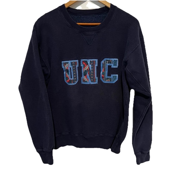 Vintage Tops - VTG North Carolina UNC Tar Heels Embroidered Floral Sweatshirt Large USA